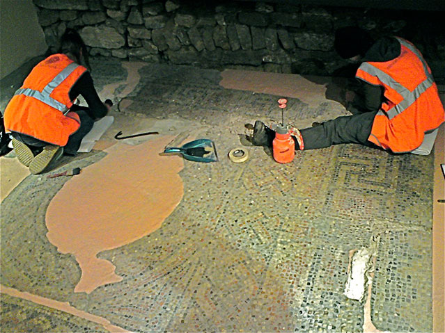 restoration of roman mosaic